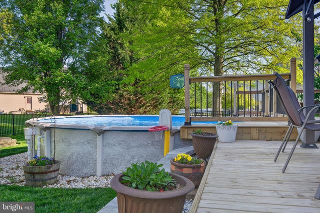 325 OLDE HICKORY RD, Mount Wolf, PA 17347