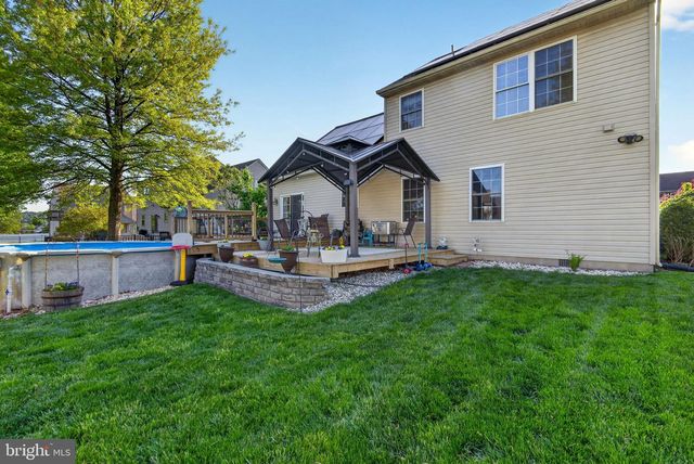 325 OLDE HICKORY RD, Mount Wolf, PA 17347