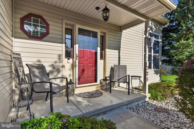 325 OLDE HICKORY RD, Mount Wolf, PA 17347