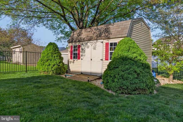 325 OLDE HICKORY RD, Mount Wolf, PA 17347