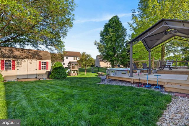 325 OLDE HICKORY RD, Mount Wolf, PA 17347