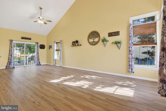 325 OLDE HICKORY RD, Mount Wolf, PA 17347
