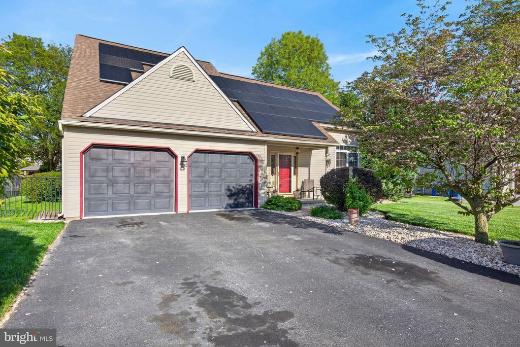 325 OLDE HICKORY RD, Mount Wolf, PA 17347