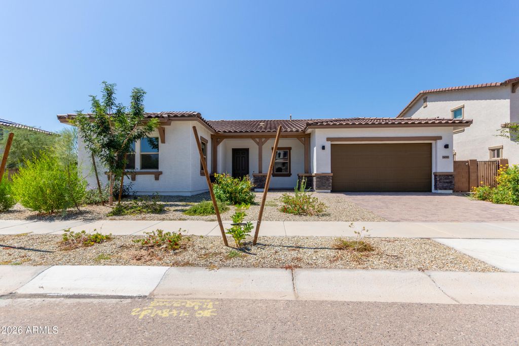 14095 W CRABAPPLE Drive, Surprise, AZ 85387 — exterior