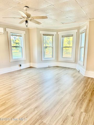 705 Mcreynolds Street E, Carthage, NC 28327