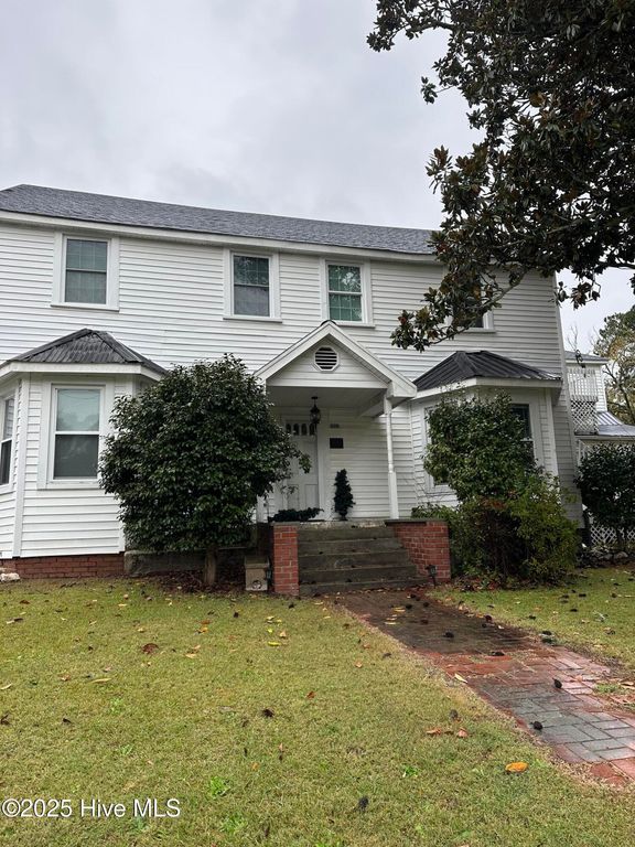 705 Mcreynolds Street E, Carthage, NC 28327