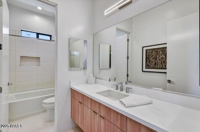 100 W NORTHERN Avenue 16, Phoenix, AZ 85021