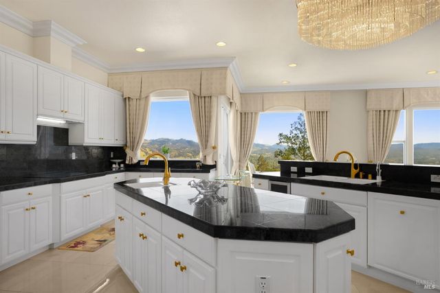 3682 Rocky Knoll Way, Santa Rosa, CA 95404