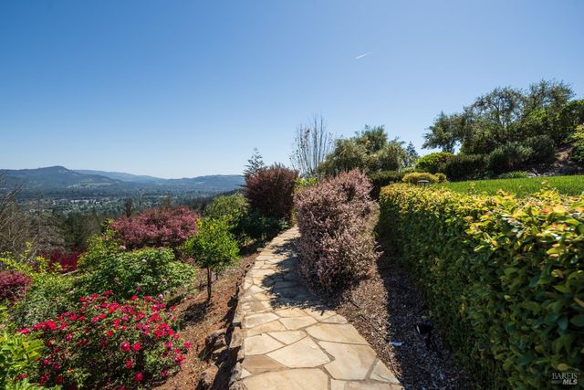 3682 Rocky Knoll Way, Santa Rosa, CA 95404