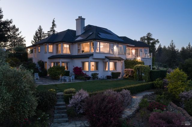 3682 Rocky Knoll Way, Santa Rosa, CA 95404