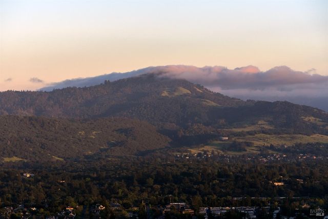 3682 Rocky Knoll Way, Santa Rosa, CA 95404