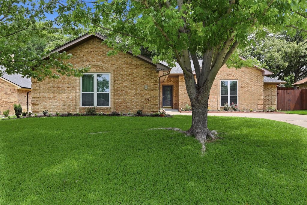 2244 Timberglen Drive, Flower Mound, TX 75028