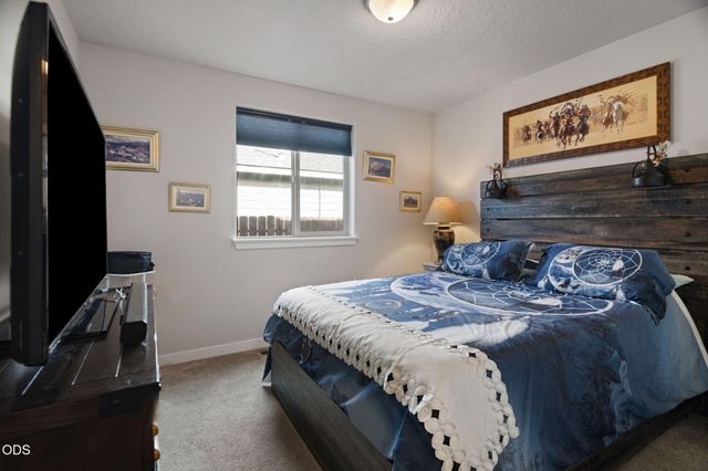 664 NW 27th Street, Redmond, OR 97756