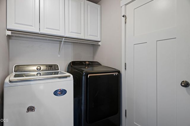 664 NW 27th Street, Redmond, OR 97756