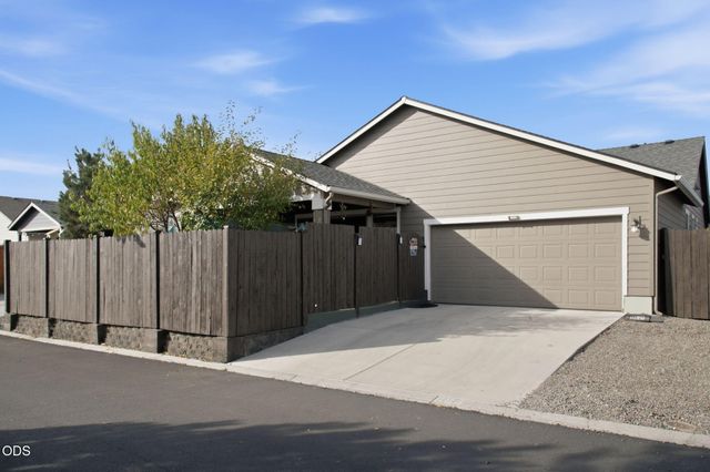 664 NW 27th Street, Redmond, OR 97756