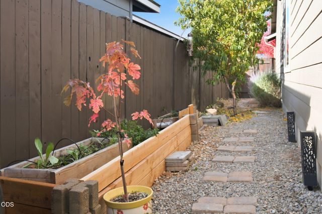 664 NW 27th Street, Redmond, OR 97756