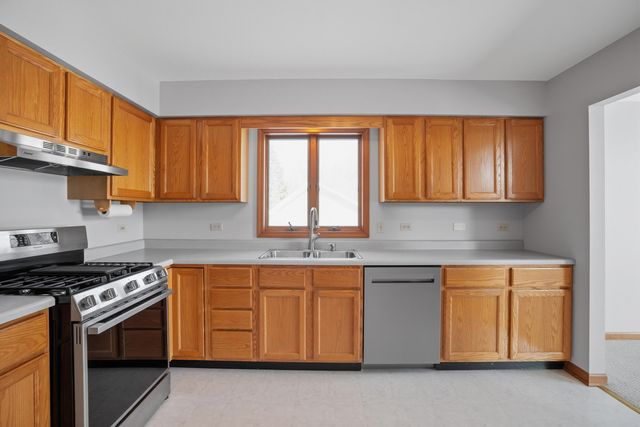 5125 Cardinal Court, Schererville, IN 46375