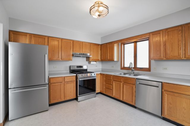 5125 Cardinal Court, Schererville, IN 46375