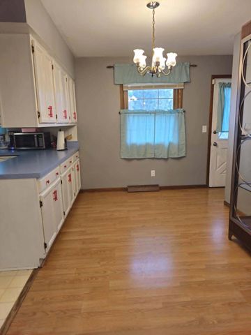 2260 Cobblestone LANE, Beloit, WI 53511
