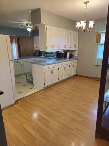 2260 Cobblestone LANE, Beloit, WI 53511