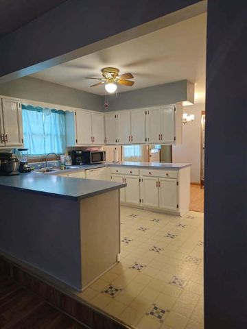 2260 Cobblestone LANE, Beloit, WI 53511