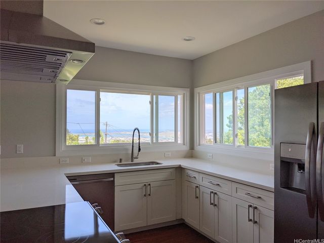 1455 Alewa Drive, Honolulu, HI 96817
