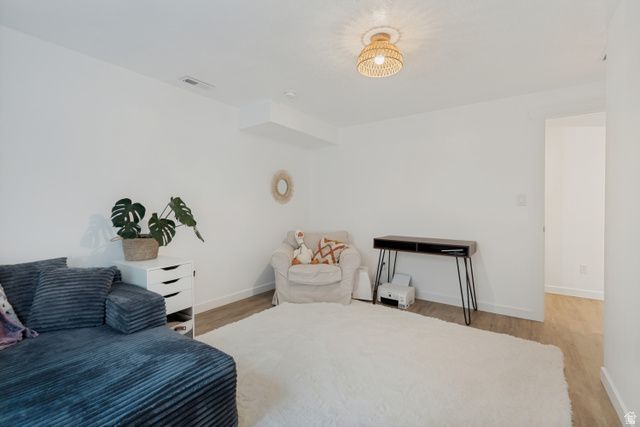 8061 S OAKRIDGE DR, West Jordan, UT 84081
