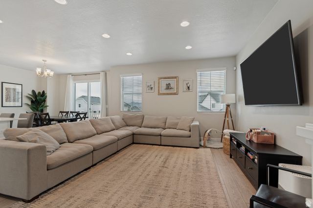8061 S OAKRIDGE DR, West Jordan, UT 84081