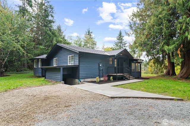 940 Hoppy Trail Way, Camano Island, WA 98282
