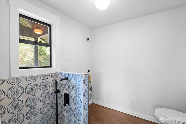 940 Hoppy Trail Way, Camano Island, WA 98282