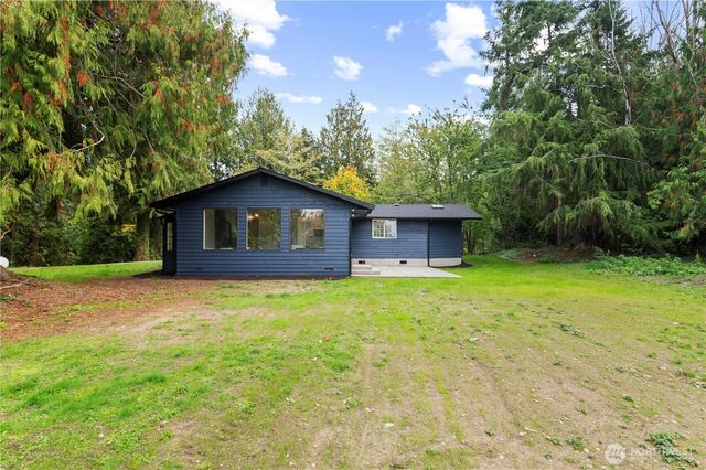 940 Hoppy Trail Way, Camano Island, WA 98282