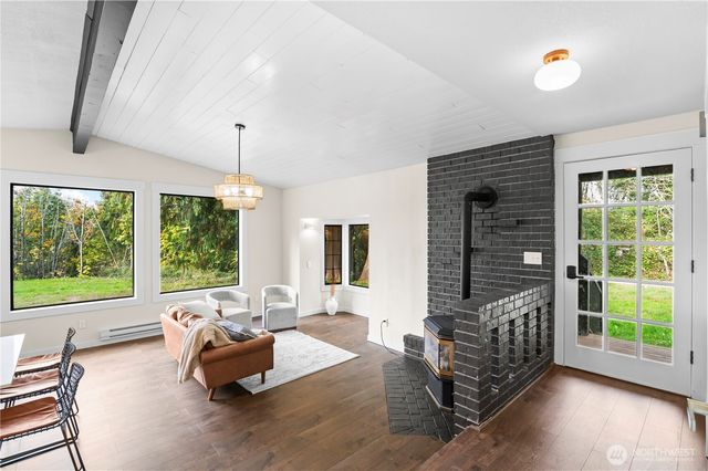 940 Hoppy Trail Way, Camano Island, WA 98282