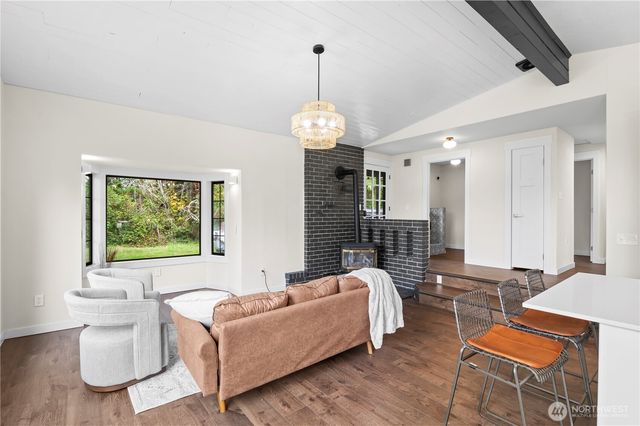 940 Hoppy Trail Way, Camano Island, WA 98282