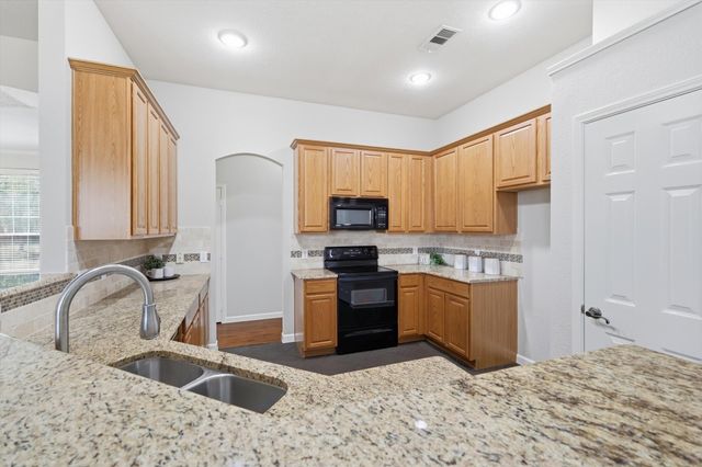 1635 Nightingale Lane, Corinth, TX 76210