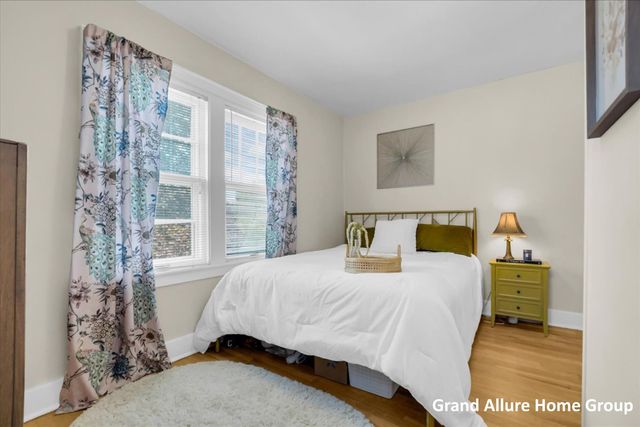 446 Knapp Street NE, Grand Rapids, MI 49505