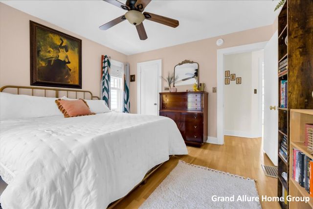 446 Knapp Street NE, Grand Rapids, MI 49505