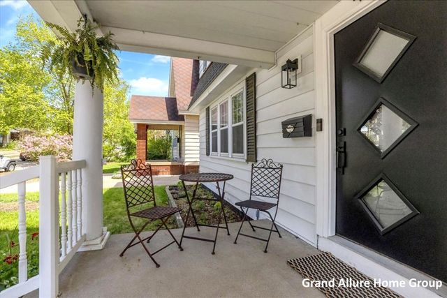 446 Knapp Street NE, Grand Rapids, MI 49505