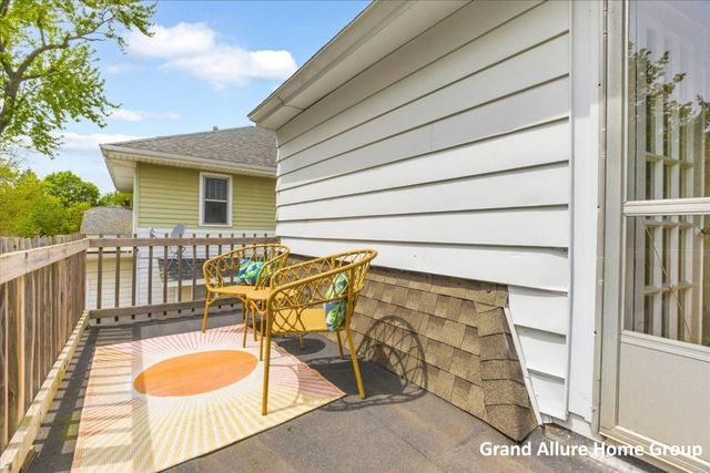 446 Knapp Street NE, Grand Rapids, MI 49505