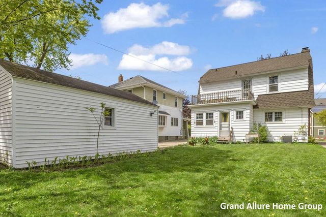 446 Knapp Street NE, Grand Rapids, MI 49505