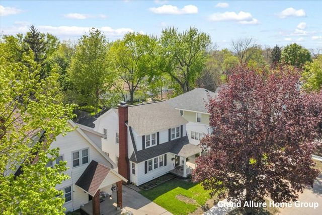 446 Knapp Street NE, Grand Rapids, MI 49505