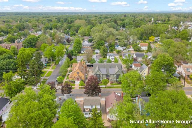 446 Knapp Street NE, Grand Rapids, MI 49505