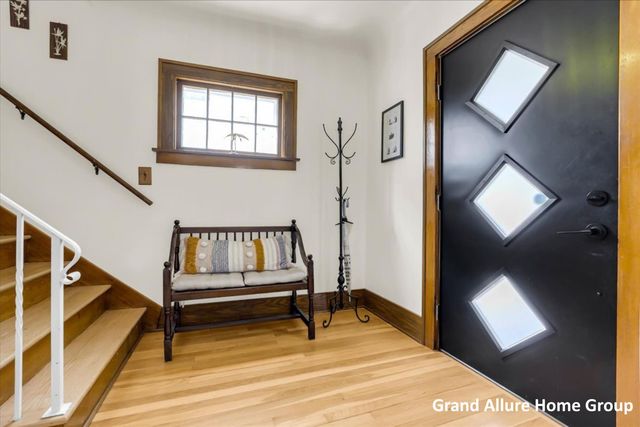 446 Knapp Street NE, Grand Rapids, MI 49505