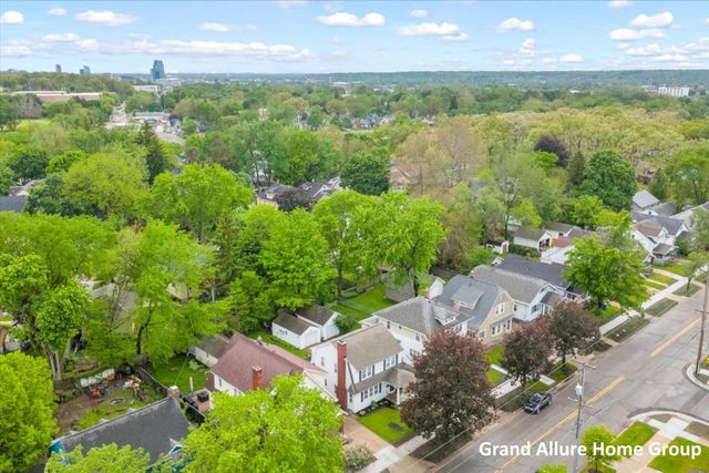 446 Knapp Street NE, Grand Rapids, MI 49505