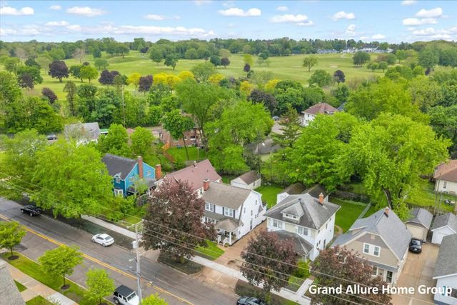 446 Knapp Street NE, Grand Rapids, MI 49505