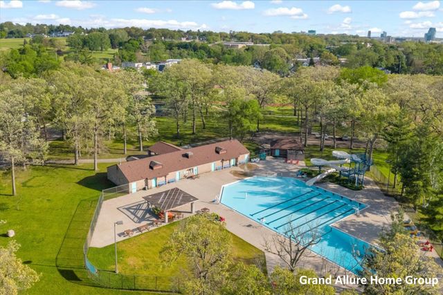 446 Knapp Street NE, Grand Rapids, MI 49505