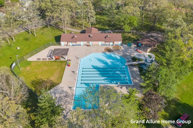 446 Knapp Street NE, Grand Rapids, MI 49505