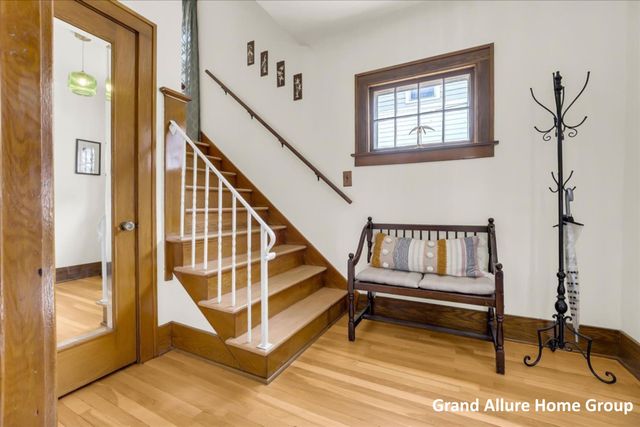 446 Knapp Street NE, Grand Rapids, MI 49505
