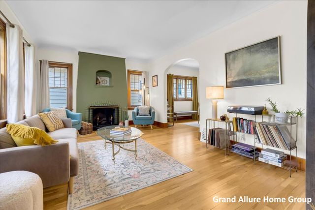 446 Knapp Street NE, Grand Rapids, MI 49505