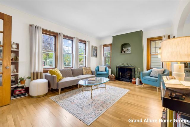 446 Knapp Street NE, Grand Rapids, MI 49505