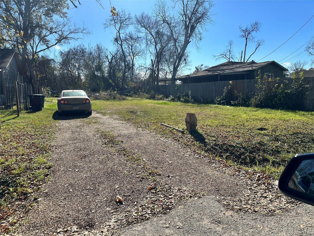 737 Granville Drive, Houston, TX 77091